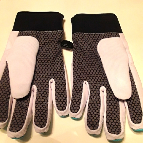 Under Armour Winter Gloves Teal and White see description - Picture 2 of 3